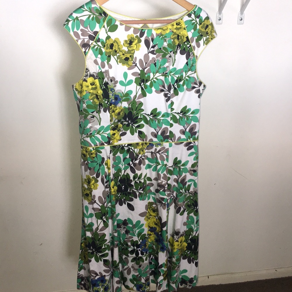 London Style Floral dress Sz. 16